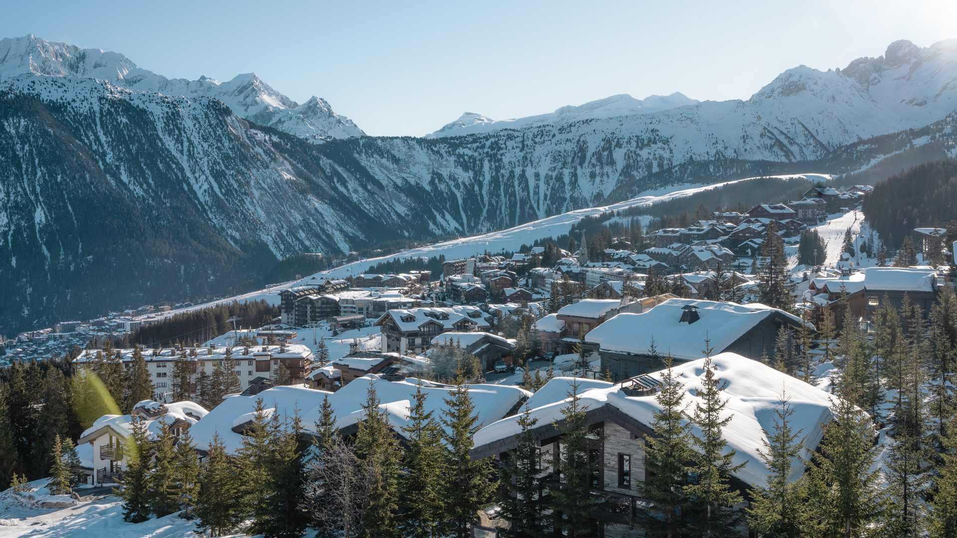 Vallée de Courchevel enneigée